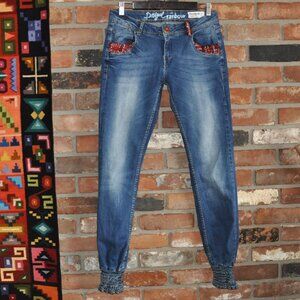 Desigual Rainbow. The Fun Denim Jogger Jeans. Slim fit. Ruched Cuff 32